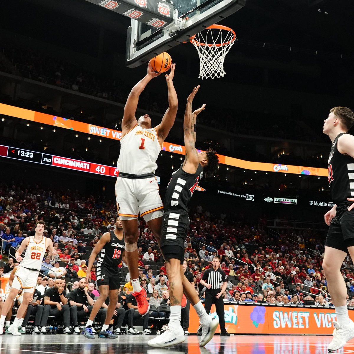 Iowa State Men’s Basketball (@cyclonembb) on Twitter photo Double-Double for the Big Dawg.
10 Points & 14 Rebounds.
#12 ISU 65 - UC 56 | 3:30 2nd Half
#Cyclones | #C5C | <a href="/NoLimitDO/">Dishon J 🕸️</a> Double-Double for the Big Dawg.
10 Points & 14 Rebounds.
#12 ISU 65 - UC 56 | 3:30 2nd Half
#Cyclones | #C5C | <a href="/NoLimitDO/">Dishon J 🕸️</a>
