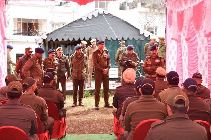 statevision10's tweet image. T-12 DGP J&amp;amp;K, along with
@igp_jammu , visited multiple locations in #Rajouri-Poonch over the last two days, reviewing operational preparedness. They #interacted extensively with SOG personnel. @ZPHQJammu