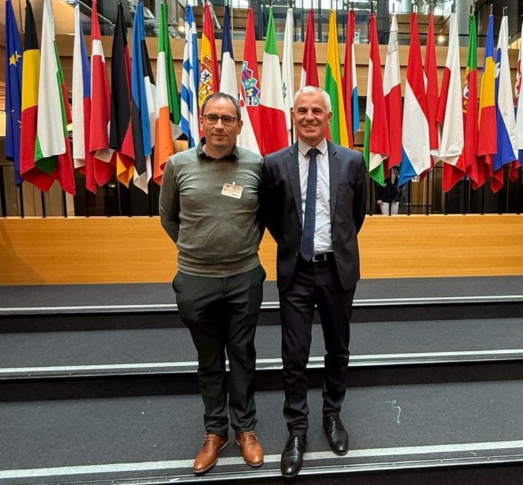 Ce jour <a href="/GregoryAllione/">Grégory Allione</a> , Député Européen a reçu une délégation  de notre réseau associatif (PUD, PUR, DDSIS, dirigeants d’UD) de la <a href="/bfc_region/">Région Bourgogne-Franche-Comté</a>  et du Nord pour faire un point sur les travaux en cours pour un projet commun européen de <a href="/SecCivileFrance/">Sécurité Civile</a> .
Un grand merci à Grégory