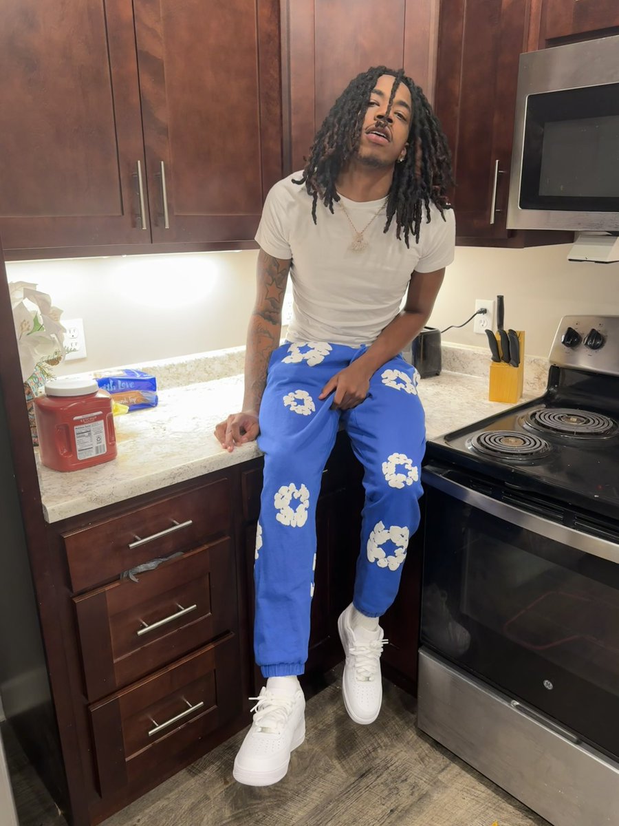 FreeLoafy's tweet image. 🩸🩸