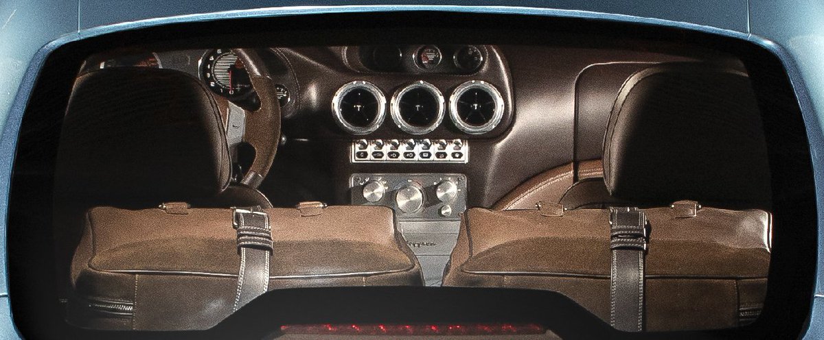 UltimativCars's tweet image. Remember the #Touring #Veloce12?

Well, since the firstly shown n°01/30 of 2024, remained the unique of its year, n°02/30 has been delivered last month in #Azzurro #Cielo (basically: #Sky-#blue), being at least the 1st of 2025 ...

(For now, no clear interior picture was shared.)