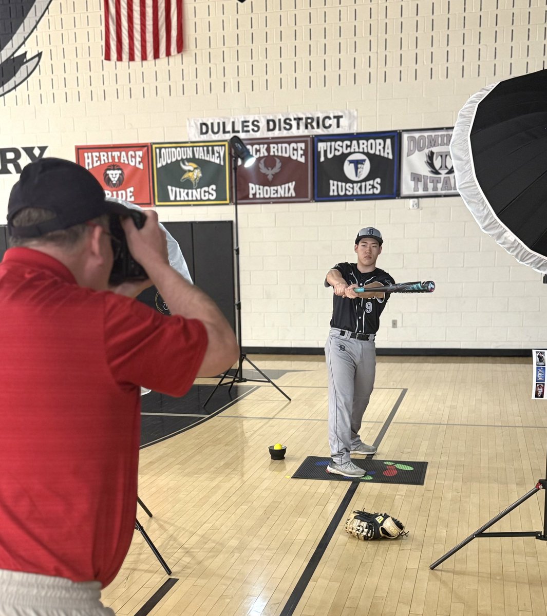 DomHighBaseball's tweet photo. Senior media day for these four guys. We couldn't be more proud of a group of seniors! Outstanding individuals on and off the diamond! Thank you class of 2025! #dombats #classof2025 #family #mediaday ⚫️⚪️💪👍⚾️
@DominionLcps @TitanAthletics2 https://t.co/XaNLU5HK76