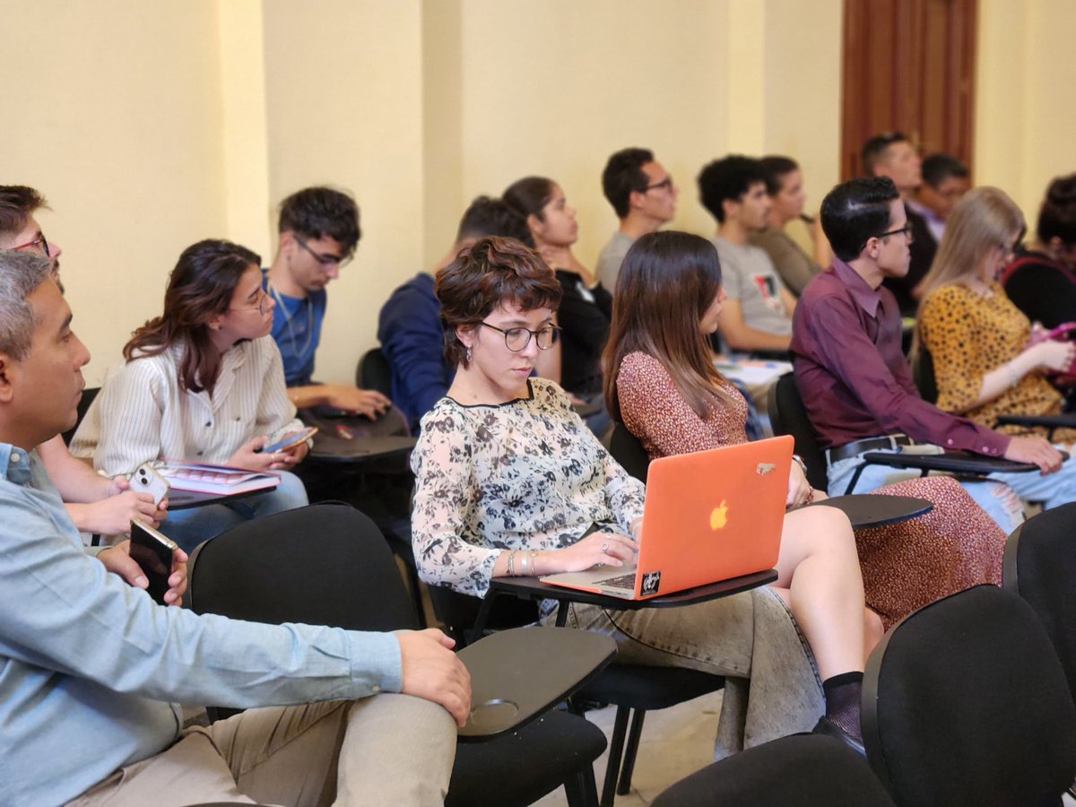 Facultad de Derecho, UH (@derechouh) on Twitter photo El Salón de Historia del Olimpo ⚖️ se constituyó como sede del Chequeo del Cumplimiento de los Objetivos por la dirección de la <a href="/UdeLaHabana/">Universidad de La Habana</a>.
“La calidad de nuestros recursos humanos es el factor esencial para el logro de los resultados obtenidos.”🙌🏻
<a href="/LexFeu/">FEU-LEX</a> <a href="/nicado3/">Miriam Nicado</a> El Salón de Historia del Olimpo ⚖️ se constituyó como sede del Chequeo del Cumplimiento de los Objetivos por la dirección de la <a href="/UdeLaHabana/">Universidad de La Habana</a>.
“La calidad de nuestros recursos humanos es el factor esencial para el logro de los resultados obtenidos.”🙌🏻
<a href="/LexFeu/">FEU-LEX</a> <a href="/nicado3/">Miriam Nicado</a>