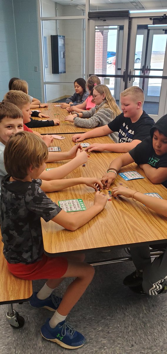 <a href="/ShellCreekVikes/">LCS Shell Creek Elementary</a> 3rd quarter AR party for 5th grade!  Thanks to all the parents that helped out!  #lakeviewvikes <a href="/michalawurdeman/">Michala Wurdeman</a>