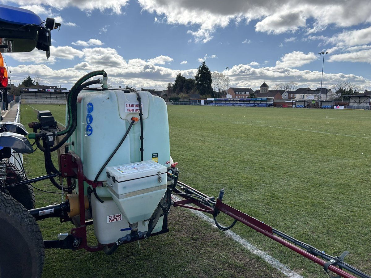 benhowell47's tweet photo. Liquid feed and a TKO spray today at @psfcturbines ready for the weekend game, then 3 more home games before we start the yearly renovation plan. @teamsprayers @PeterboroughFA @TheVanaramaNL https://t.co/YEPJGmdyPd