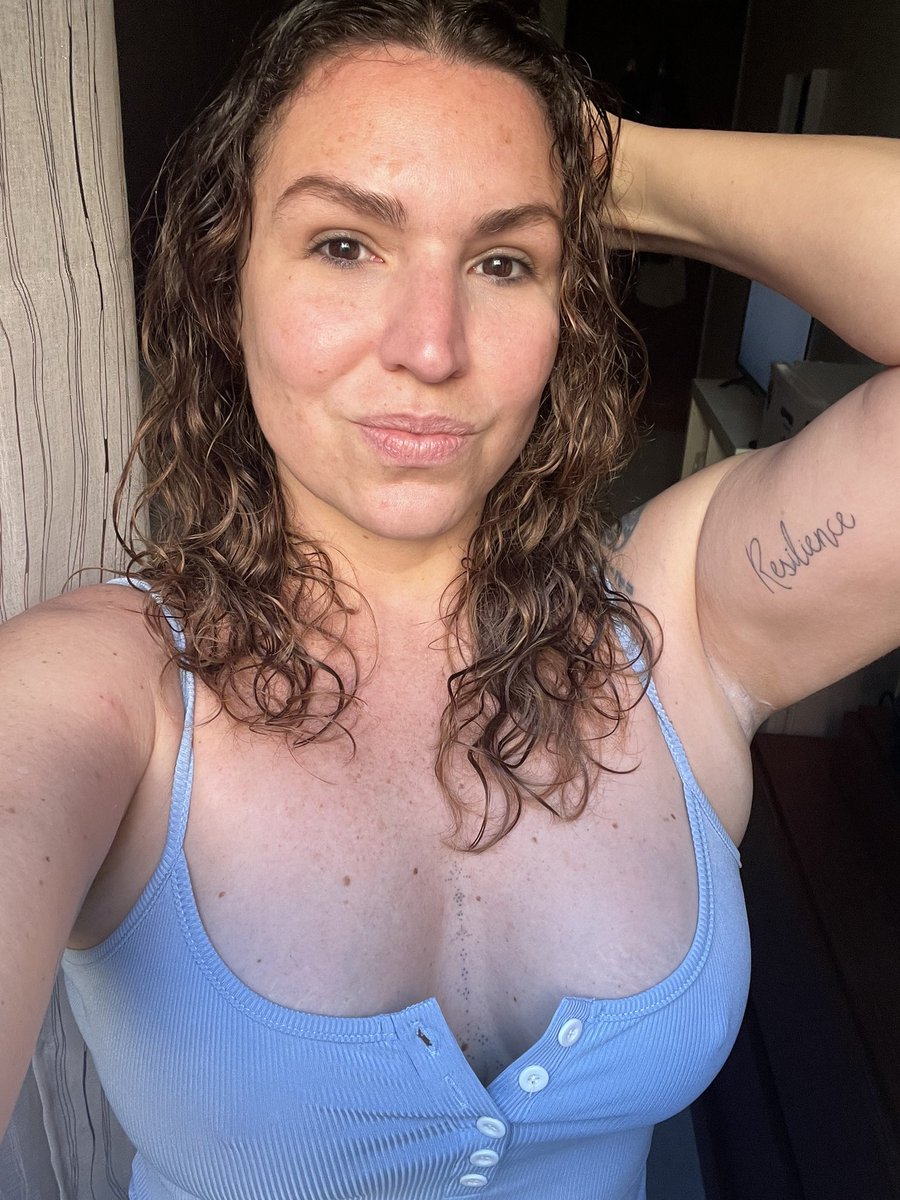 Fresh from the shower!💦😈 #milf #onlyfans 
onlyfans.com/only.miia