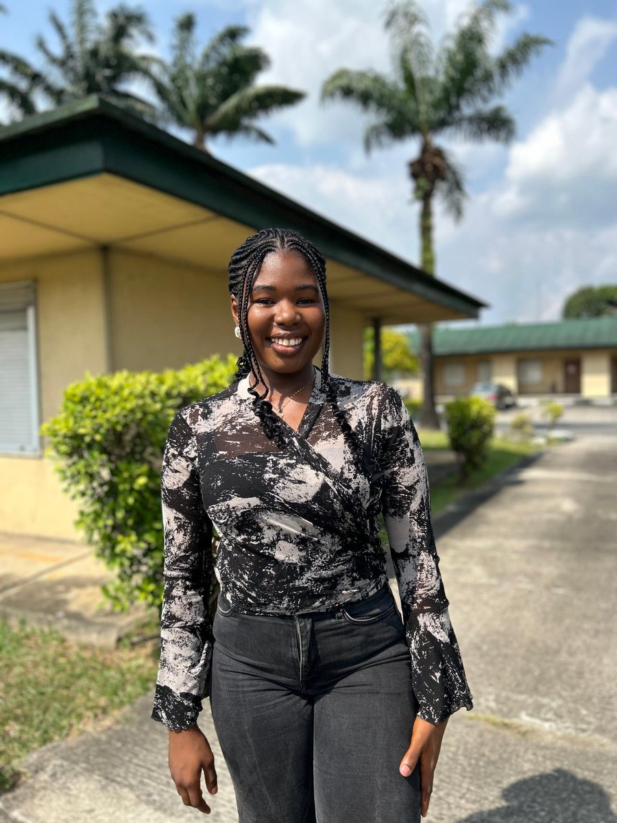 ibadanmedicine's tweet photo. Meet our woman crush for today😍✨

Name: Maria DiekololaOluwa Oyeniyi

Birthday: 30th January 

Class/Level: 500 level

Nickname: Dieko

Religion: Christianity

Hobbies: Trying out riffs and runs, learning new things, traveling infact call me Ajala travel😂 #wcw https://t.co/WjC4PRR2yd
