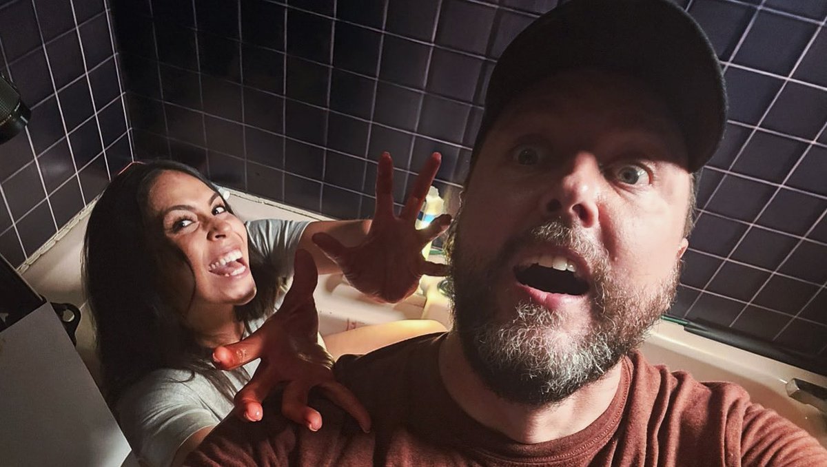 Gigi Saul Guerrero (@horrorguerrero) on Twitter photo Pickups done. Officially Wrapped!🎬💀🇲🇽
Que hermosa experiencia colaborar con mi compa <a href="/agarciabogliano/">AdriánGarcíaBogliano</a> !!
Felicidades mi querido Director!
Feature film coming soon! 🩸
#onset #horror #makingmovies #directoractor <a href="/Pablo_Guisa/">Pablo Guisa Koestinger</a> <a href="/morbidofest/">MORBIDO FEST</a> <a href="/MundoMorbido/">MUNDO MORBIDO</a> Pickups done. Officially Wrapped!🎬💀🇲🇽
Que hermosa experiencia colaborar con mi compa <a href="/agarciabogliano/">AdriánGarcíaBogliano</a> !!
Felicidades mi querido Director!
Feature film coming soon! 🩸
#onset #horror #makingmovies #directoractor <a href="/Pablo_Guisa/">Pablo Guisa Koestinger</a> <a href="/morbidofest/">MORBIDO FEST</a> <a href="/MundoMorbido/">MUNDO MORBIDO</a>