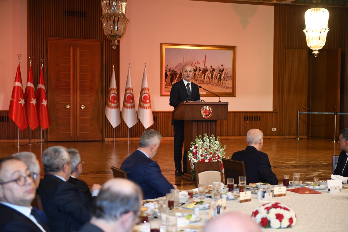 Erol Özvar tweet media