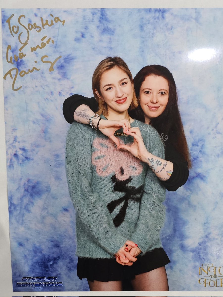 Sassy_s89's tweet photo. Dani is so sweet and lovely (and look how cute she looks ๐) ๐ฅนโค๏ธ I can't believe she remembered me too. ๐ฅน
#IntoTheFold2
#IntoTheFoldMemories
#SaveShadowAndBone https://t.co/f68RTlw4kM