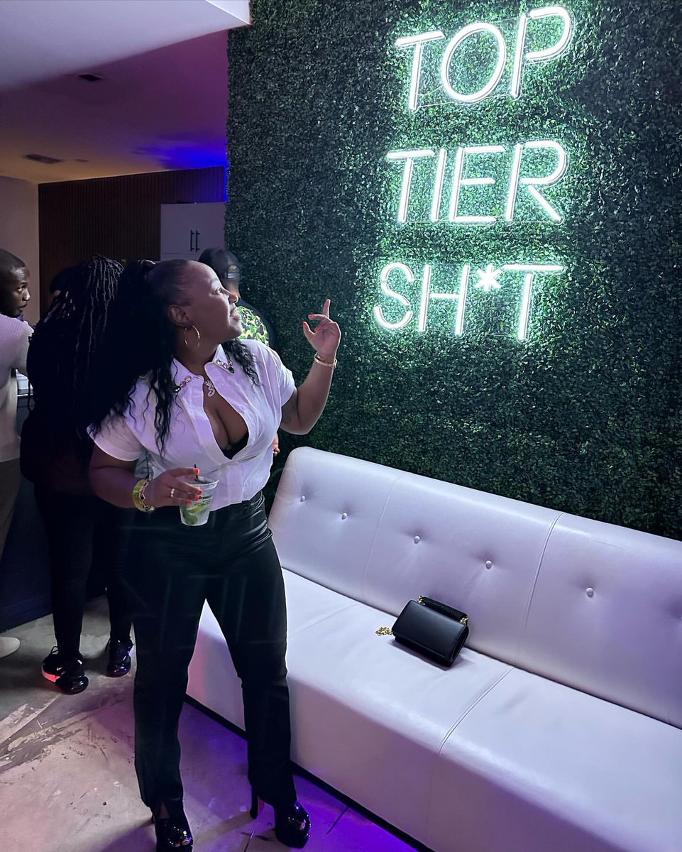 Adrian___Moore's tweet image. Theme was MIAMI SEXY. I think I understood the assignment ✨✨