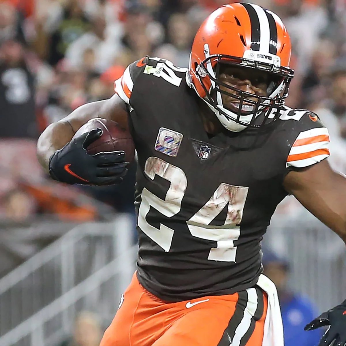 🔁 RT if you would like the Browns to re-sign Nicholas Jamaal Chubb. #Browns