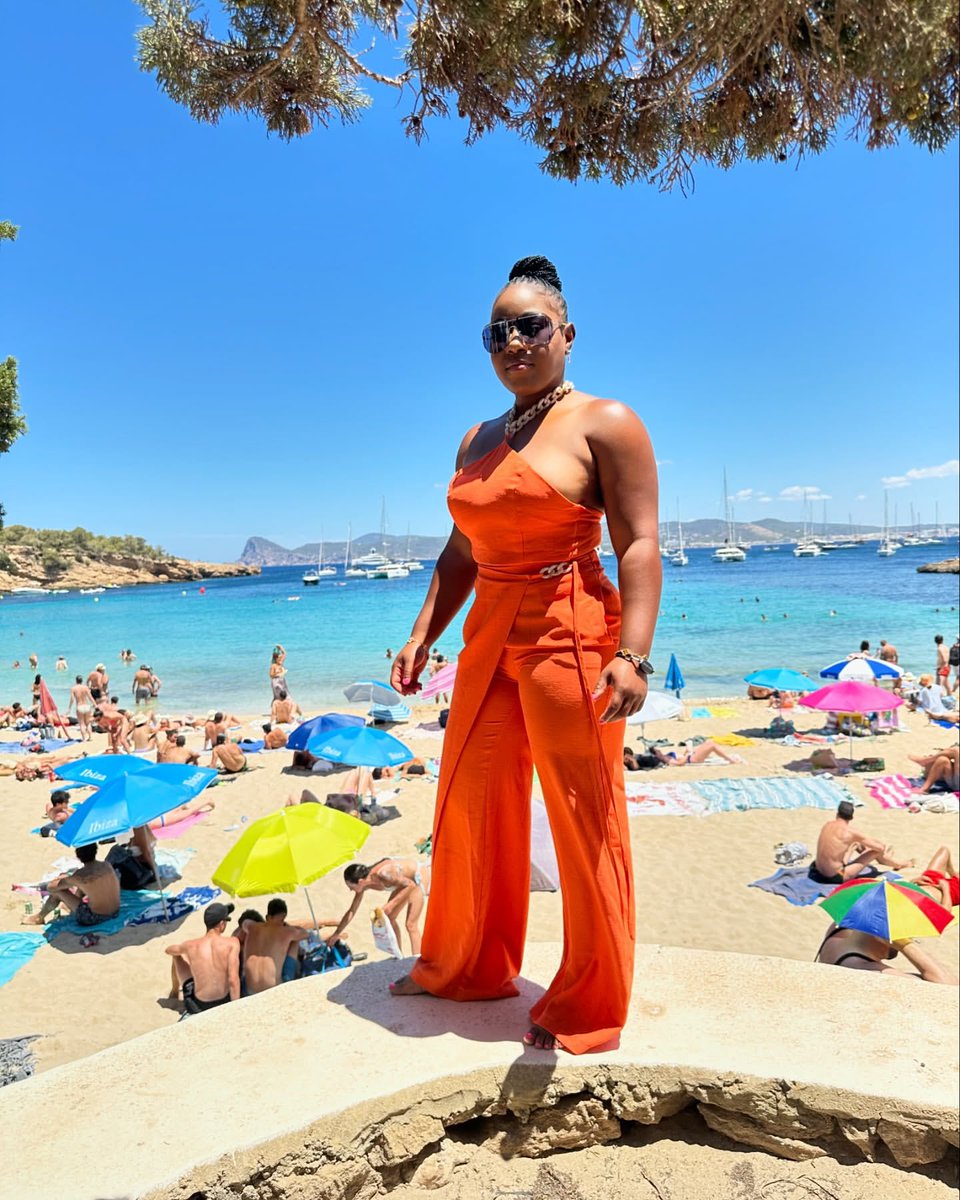 Adrian___Moore's tweet image. She’s TOP Shelf, You Can’t Reach Her 
#TheWrongBagToFumble⚠️ 
#ThisNextChapterIsByInviteOnly✋🏾

#OnlyinEurope #ibiza🌴 #daytraderlifestyle