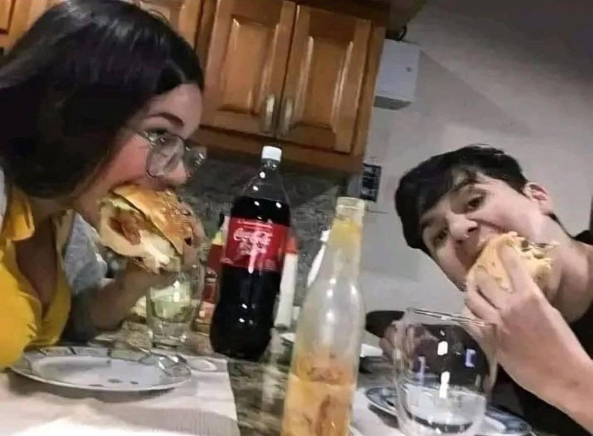 mi novia y yo 3 minutos después de decir que tenemos que ahorrar: