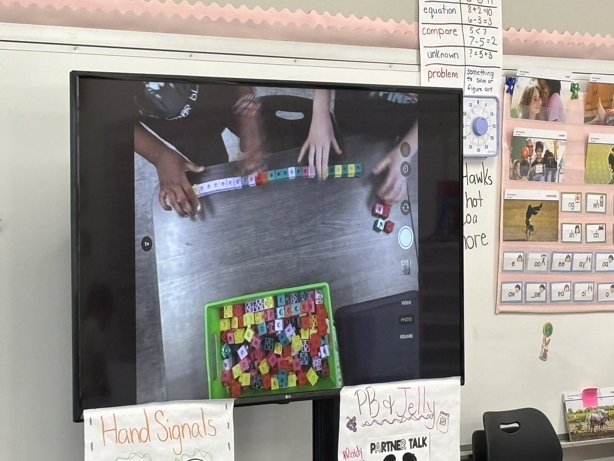 1st graders used non standard units to measure the length of objects. How many unifix cubes is the length of a desk? The Ss in Ms. Pelt’s class know! (1.M.1) <a href="/HawthorneHawks_/">Hawthorne Elementary</a>  <a href="/msdwarren/">MSD of Warren Township</a>  #WarrenWill