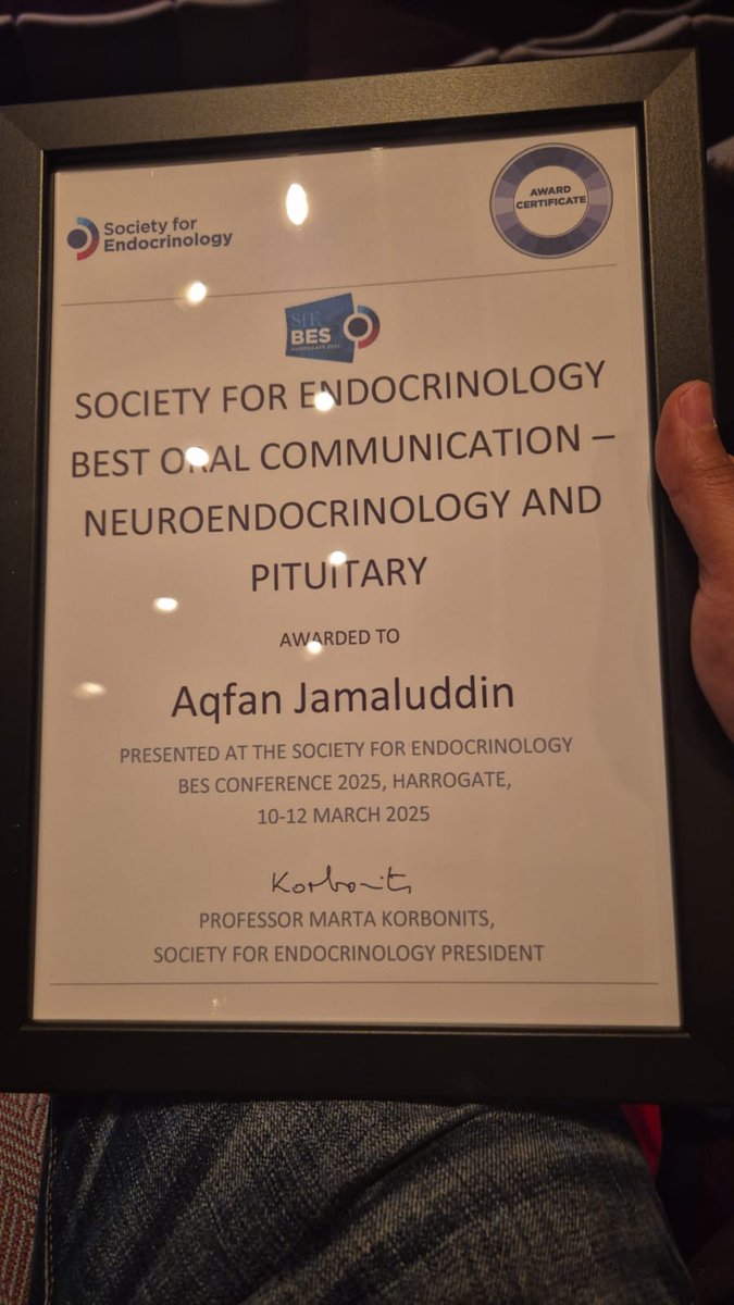 aq_fun's tweet photo. What a way to end the #SfEBES2025 conference! Super happy with the @Soc_Endo award for best oral comms in the neuroendocrinology and pituitary session alongside other @UoB_MSS and @Bham_AT awardees #GPCR #melanocortin #metabolism https://t.co/hQJinMduDA