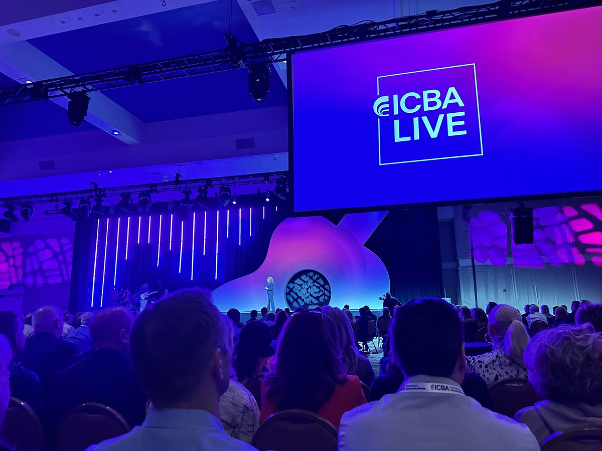 ICBA Live in Nashville where community bankers from across the country join to celebrate our amazing industry! #banklocally #icbalive