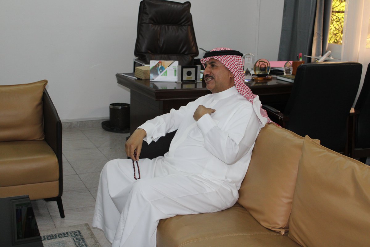 12/03/25: Le Ministre de l'Intérieur F. MAHAMOUD reçoit l'Ambassadeur d'Arabie Saoudite 🇸🇦accrédité aux Comores 🇰🇲. Discussions sur les relations bilatérales et l'appui saoudien au Ministère de l'Intérieur. Des liens solides entre nos deux nations. #Comores #ArabieSaoudite