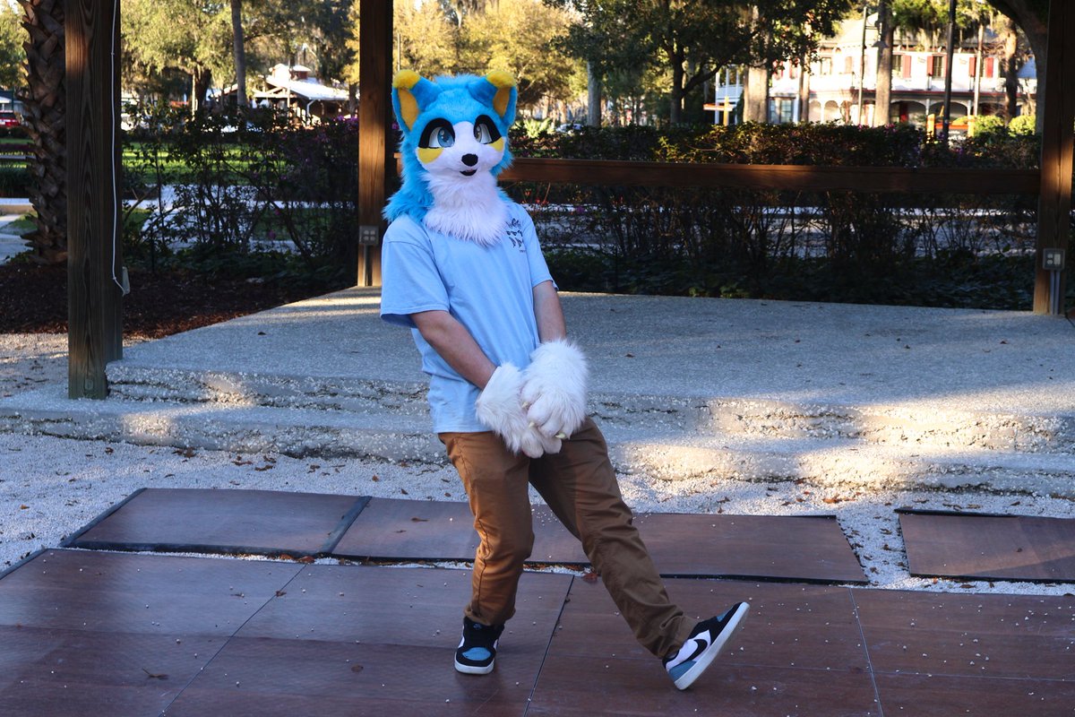 I got a new camera a week or so ago and met up with <a href="/Foxxo_Papa/">PapaFoxxo</a> yesterday for a nice evening out, thanks for the help with taking these!