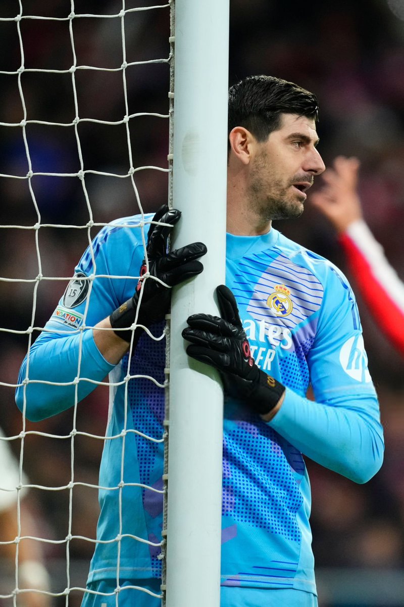 شبكة RM4Arab (@rm4arab) on Twitter photo كورتوا في الجانب الصحيح من التاريخ. 😉 كورتوا في الجانب الصحيح من التاريخ. 😉