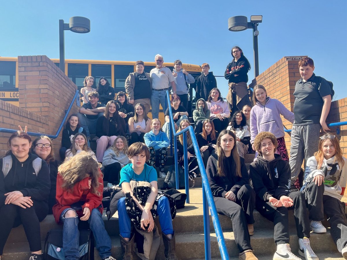 Jennifer Woodard (@mrsw_pjhs) on Twitter photo FLSD takes care of one another. Bus 26 students and their driver stopped to drop off a card to one of their fellow students and to check on him. Thank you for taking time to be kind to one another β‘οΈππ β¦<a href="/FranklinLocal/">Kacey Cottrill</a>β© FLSD takes care of one another. Bus 26 students and their driver stopped to drop off a card to one of their fellow students and to check on him. Thank you for taking time to be kind to one another β‘οΈππ β¦<a href="/FranklinLocal/">Kacey Cottrill</a>β©