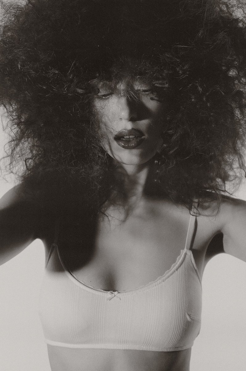 AFROdyta ✨

Photographer: pokrzi 
Model &amp; Stylist: lilaniebo
Hair: zaczarowanewarkoczepl
Mua: delfinakardas