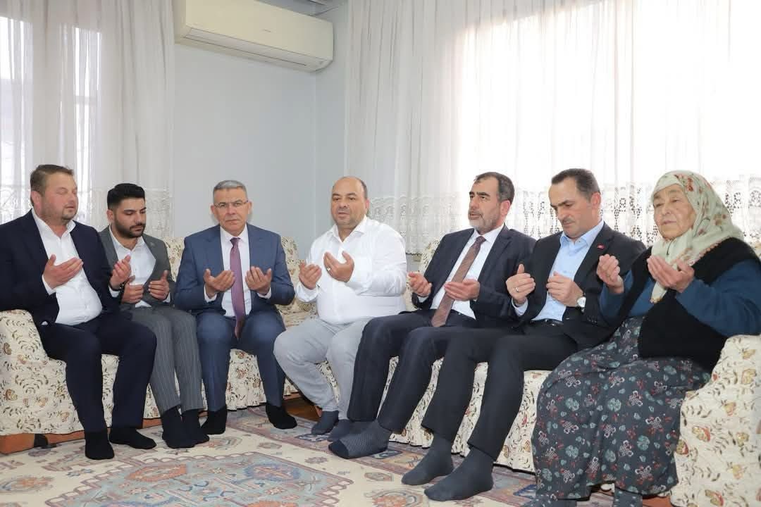 🇹🇷Haydar Ali YILDIZ (@haydaraliyildiz) on Twitter photo AK Parti Aydın İl Başkanımız Sn. Mehmet Erdem (<a href="/mehmeterdem09/">Mehmet Erdem</a>) ve teşkilatımızla birlikte, Aziz şehidimiz J.Muh. Çvş. Mehmet Aydın'ın kıymetli annesi Elveda teyzemizi ziyaret ettik.
Şehitlerimizin ruhları şad olsun. AK Parti Aydın İl Başkanımız Sn. Mehmet Erdem (<a href="/mehmeterdem09/">Mehmet Erdem</a>) ve teşkilatımızla birlikte, Aziz şehidimiz J.Muh. Çvş. Mehmet Aydın'ın kıymetli annesi Elveda teyzemizi ziyaret ettik.
Şehitlerimizin ruhları şad olsun.