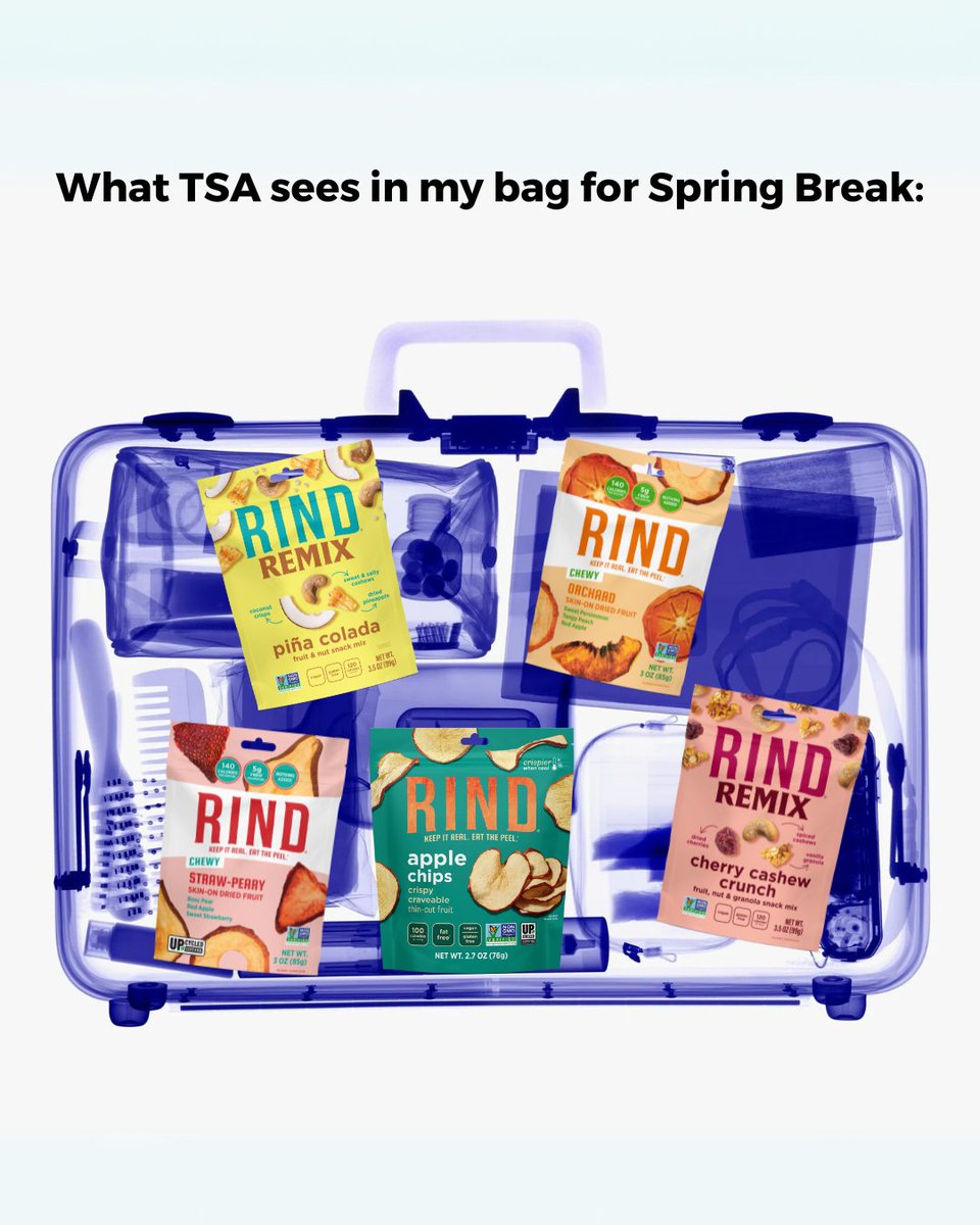 Just packed the essentials: snacks, snacks… and more snacks ✈️🍎😋