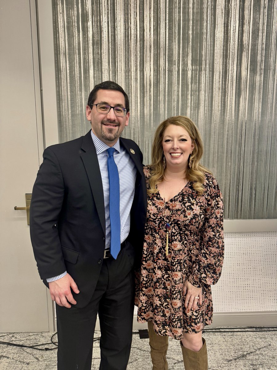 ExcelinEd in the field ➡️ <a href="/_CaseyTaylor/">Casey Sullivan Taylor</a> and <a href="/AshleyDeMauro/">Ashley DeMauro Mullins</a> spoke at <a href="/AIMtoLearn/">AIM Institute</a>’s 2025 Symposium roundtable yesterday! Casey covered early literacy policy implementation during her keynote, and Ashley discussed state advocacy trends on the Partners in Policy and Practice panel.