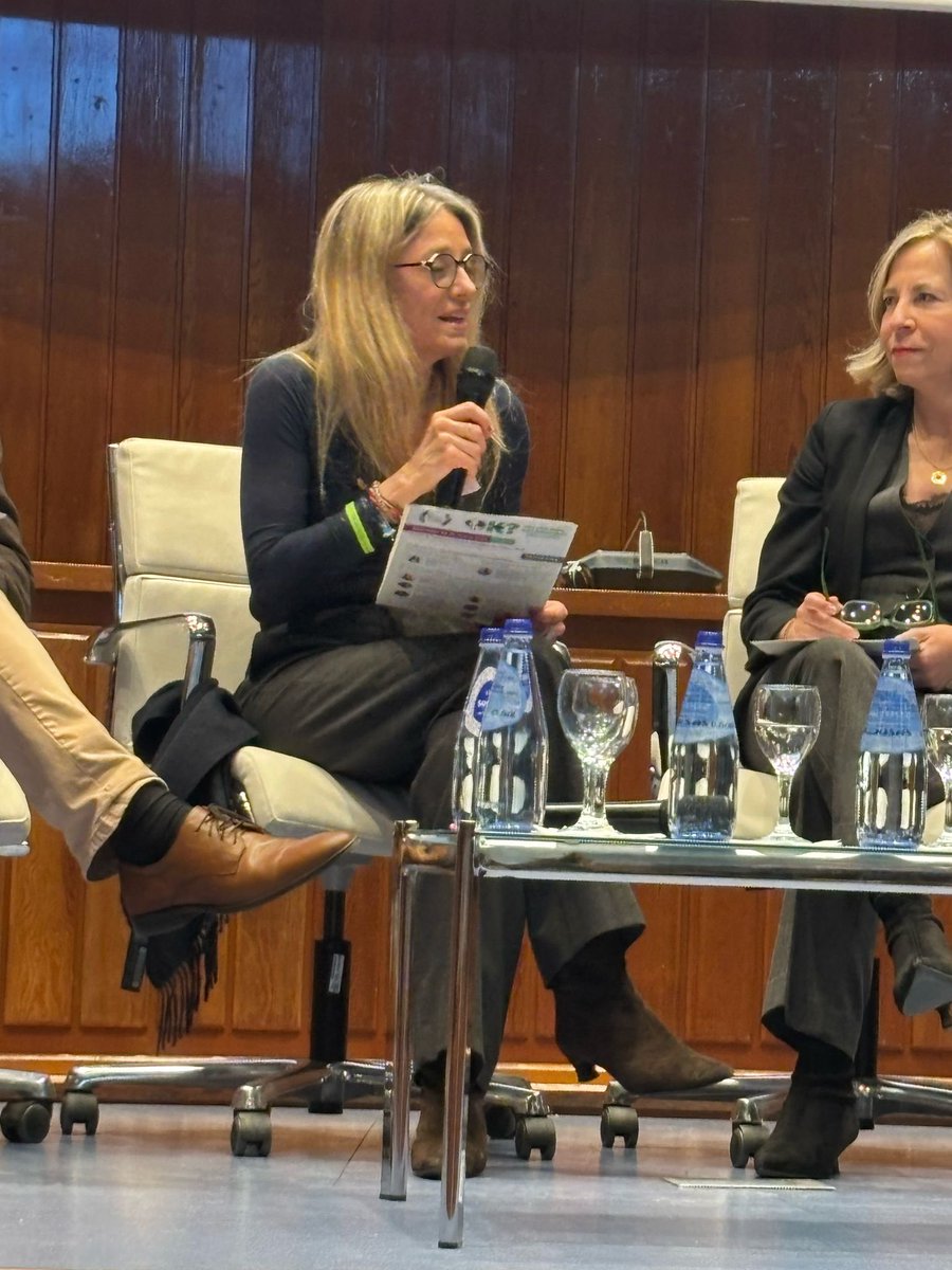 Maria Jose Soler (@pepasolerr) on Twitter photo ¿𝐄𝐬𝐭𝐚́𝐧 𝐛𝐢𝐞𝐧 𝐭𝐮𝐬 𝐫𝐢𝐧̃𝐨𝐧𝐞𝐬? 𝐃𝐞𝐬𝐜𝐮́𝐛𝐫𝐞𝐥𝐨 𝐚 𝐭𝐢𝐞𝐦𝐩𝐨, 𝐩𝐫𝐨𝐭𝐞𝐠𝐞 𝐭𝐮 𝐬𝐚𝐥𝐮𝐝 𝐫𝐞𝐧𝐚𝐥” Hoy en el ministerio !! #DMR2025 #DíaMundialdelRiñón #WorldKidneyDay <a href="/ONT_esp/">Organización Nacional de Trasplantes</a> <a href="/FNALCER/">Fed. Nac. ALCER oficial</a> <a href="/SENefrologia/">S.E.N. Nefrología</a> <a href="/senjoven/">JovSEN</a> <a href="/Monica_Garcia_G/">Mónica García</a> <a href="/sanidadgob/">Ministerio de Sanidad</a> <a href="/vallhebron/">Vall d'Hebron</a> ¿𝐄𝐬𝐭𝐚́𝐧 𝐛𝐢𝐞𝐧 𝐭𝐮𝐬 𝐫𝐢𝐧̃𝐨𝐧𝐞𝐬? 𝐃𝐞𝐬𝐜𝐮́𝐛𝐫𝐞𝐥𝐨 𝐚 𝐭𝐢𝐞𝐦𝐩𝐨, 𝐩𝐫𝐨𝐭𝐞𝐠𝐞 𝐭𝐮 𝐬𝐚𝐥𝐮𝐝 𝐫𝐞𝐧𝐚𝐥” Hoy en el ministerio !! #DMR2025 #DíaMundialdelRiñón #WorldKidneyDay <a href="/ONT_esp/">Organización Nacional de Trasplantes</a> <a href="/FNALCER/">Fed. Nac. ALCER oficial</a> <a href="/SENefrologia/">S.E.N. Nefrología</a> <a href="/senjoven/">JovSEN</a> <a href="/Monica_Garcia_G/">Mónica García</a> <a href="/sanidadgob/">Ministerio de Sanidad</a> <a href="/vallhebron/">Vall d'Hebron</a>