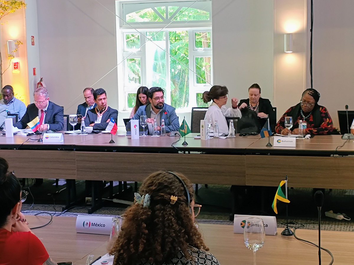 En el cierre del #Euroclima2025 el Subsecretario Maximiliano Proaño reafirmó el rol clave del programa Euroclima en el cumplimiento de los objetivos climáticos de Chile, potenciando el rol de la banca de desarrollo y el sector privado en la transición socioecológica 🌎