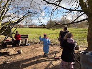 NectonFS's tweet image. A busy creative time in Forest Club. Making rope obstacle courses in the trees, planting saplings to add to our site. And a wonderful find of an old one penny coin, dated 1928, sparking curiosity about how someone lost it and our site's history.