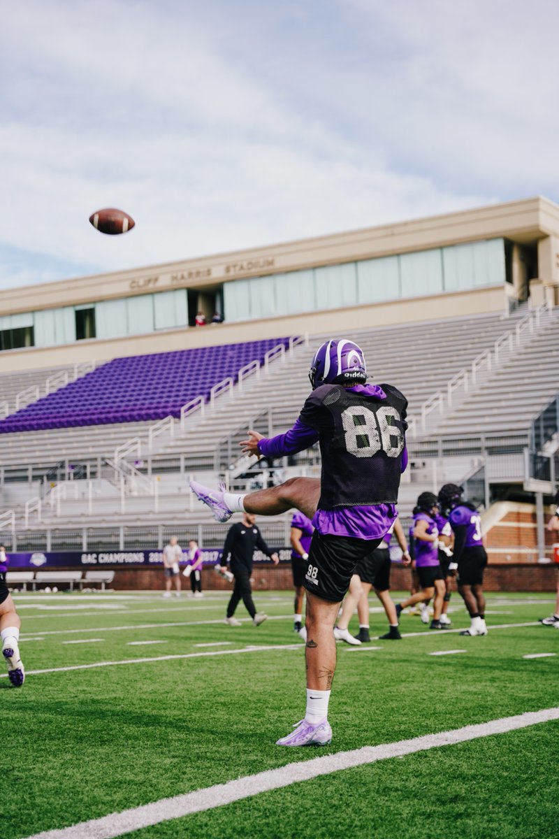 Climbing the mountain. 

#FinishEmpty l #D2FB l #TCC