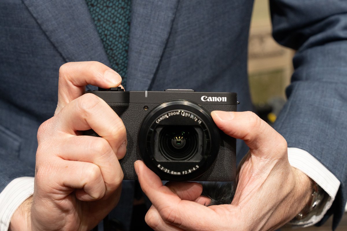 Hard to get: Canon delays orders of new V1 compact amid high demand dpreview.com/news/158334977…