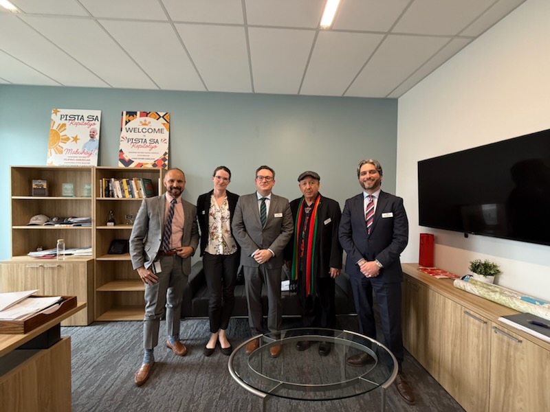 Last week, we also met with @SenCabaldon! Thank you Senator for your commitment to our students! We look forward to working together to promote #FinancialAid and #CollegeAccess! 🧑‍🎓