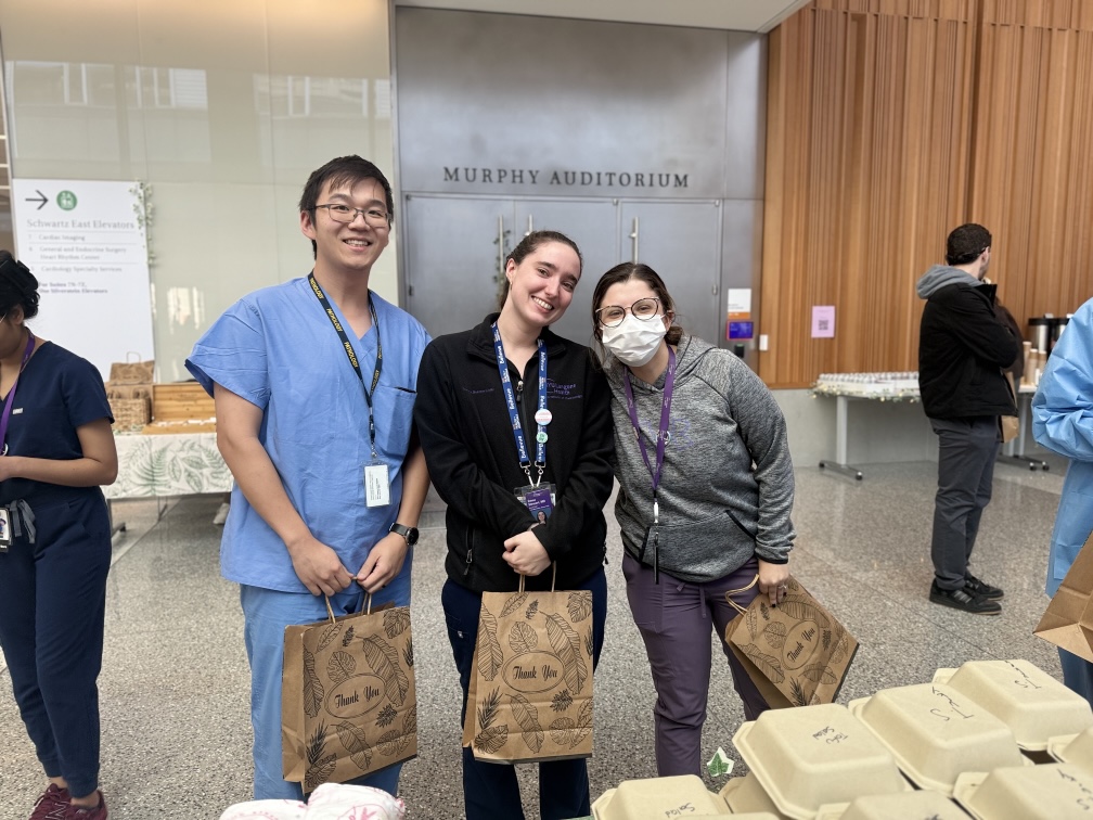 NYUGSOM Pathology Residency (@nyugsompathres) on Twitter photo Throwback to last month's annual House Staff Appreciation Week at <a href="/nyulangone/">NYU Langone Health</a>! Between meals, treats, goodie bags, and cute dogs, our <a href="/NYUGSOM_Path/">NYU GSOM Pathology</a> residents and fellows felt the love. They know the way to our hearts is through free food 😊🍪💜#pathology #PathTwitter Throwback to last month's annual House Staff Appreciation Week at <a href="/nyulangone/">NYU Langone Health</a>! Between meals, treats, goodie bags, and cute dogs, our <a href="/NYUGSOM_Path/">NYU GSOM Pathology</a> residents and fellows felt the love. They know the way to our hearts is through free food 😊🍪💜#pathology #PathTwitter