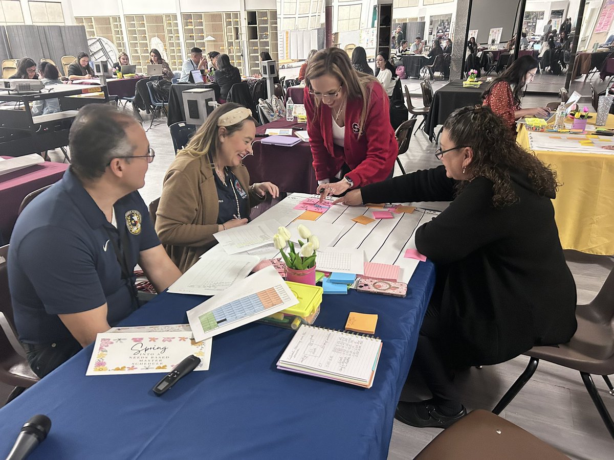 JFCarrasco_JCE's tweet photo. Working together to make our team stronger! #JCEbuffaloes #AllIn https://t.co/55gobStgxS