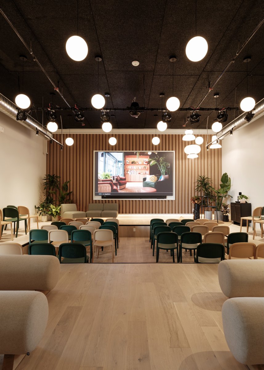 St. George, your dream workspace is here! Whether you’re a large team or a small crew, Kiln St. George offers flexible spaces designed for collaboration, creativity, and growth—plus stunning red rock views to inspire your workday. 🌄🙌 #Kiln #KilnStGeorge #Coworking #Networking
