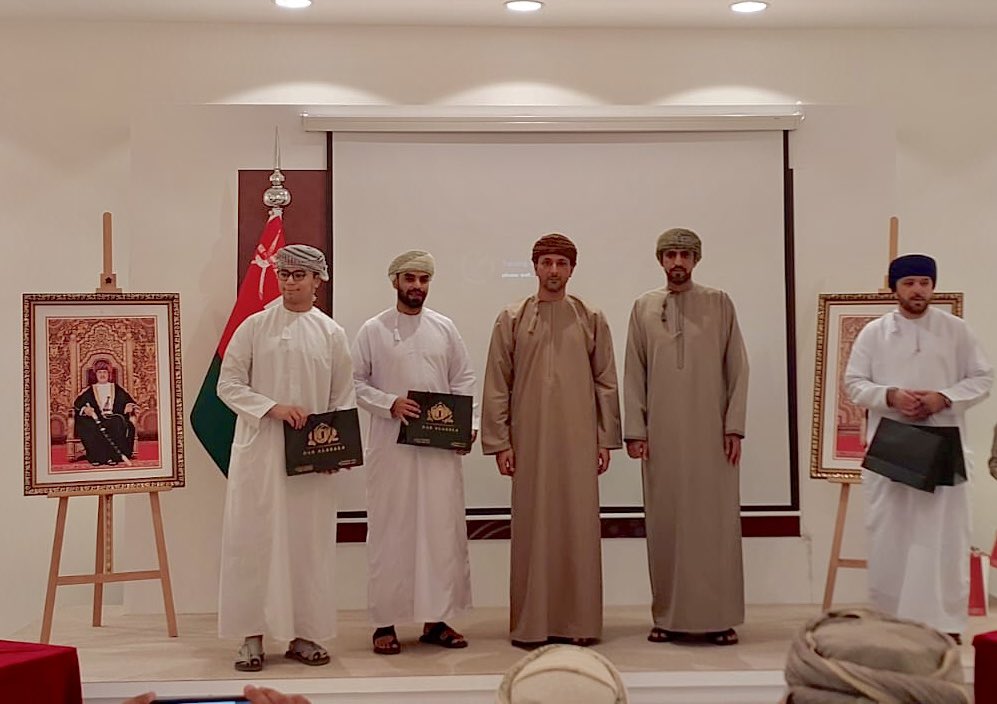 احتفاءً بشهر رمضان المبارك، ووسط أجواء من الألفة والأخوة تعكس روح الشهر الفضيل، أقام المستشار سيف بن سعيد الشملي القائم بالأعمال بالإنابة، وأعضاء السفارة الدبلوماسيين، ليلة رمضانية عمانية تخللها حفل عشاء، حضرها جمع من المواطنين العمانيين المقيمين بالرياض.