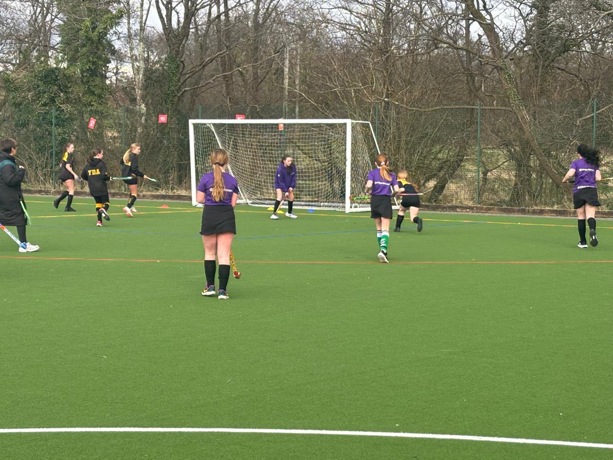 YsgolDyffrynAman PE (@dyffrynamanpe) on Twitter photo 🏑Hoci Bl 7
YDA v <a href="/addgorffmaes/">Add Gorff Maes y Gwendraeth</a>
26 o ferched yn chwarae, rhai am y tro cynta heno.
Tîm Du yn ennill y 2 gêm 3-1 a 4-1👏👏
🌟y gem Freya x2
Tîm Melyn yn ennill y 2 gêm 3-2 a 3-1
🌟 y gêm Efa Haf x2
Gweler sgiliau da a braf gweld nifer o ferched yn mwynhau’r gemau👍 🏑Hoci Bl 7
YDA v <a href="/addgorffmaes/">Add Gorff Maes y Gwendraeth</a>
26 o ferched yn chwarae, rhai am y tro cynta heno.
Tîm Du yn ennill y 2 gêm 3-1 a 4-1👏👏
🌟y gem Freya x2
Tîm Melyn yn ennill y 2 gêm 3-2 a 3-1
🌟 y gêm Efa Haf x2
Gweler sgiliau da a braf gweld nifer o ferched yn mwynhau’r gemau👍