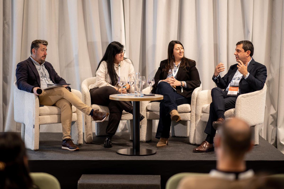 Hoy he participado en <a href="/ForumEduca/">ForumEduca</a> en un Panel de Debate sobre cuáles deberían ser las bases de un modelo educativo desde la etapa infantil hasta la universidad. Gracias por tan interesantes aportaciones. Enhorabuena por esta iniciativa.
