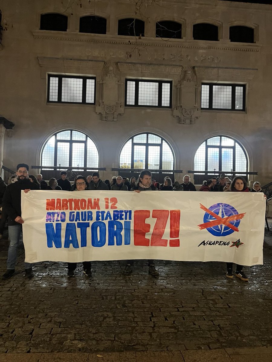 Askapena's tweet photo. 🔴 Gaur, Hego Euskal Herriko 4 hiriburuetan kalera atera gara, NATO eta inperialismoaren aurka. Ehunka pertsona mobilizatu gara, eta ozen esan dugu: atzo, gaur eta beti, NATORI EZ! https://t.co/ZvHSJbuJTr