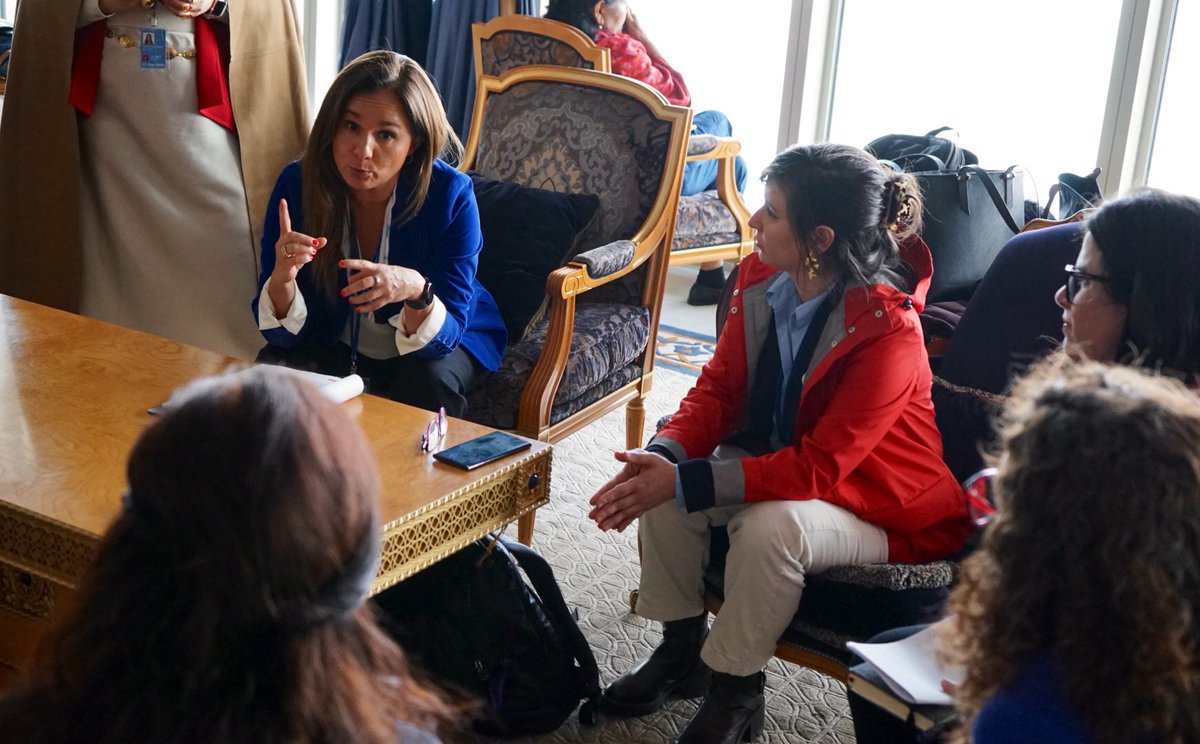 IgualdadGob's tweet photo. 🔴 La ministra de Igualdad, @_anaredondo_, ha mantenido un encuentro con las ministras y jefas de delegación de Chile, Brasil, Uruguay y Colombia.

Han acordado reforzar la agenda de género, en la alianza a alto nivel, para el fortalecimiento de la democracia ante extremismos. https://t.co/1WPdxvS4x4
