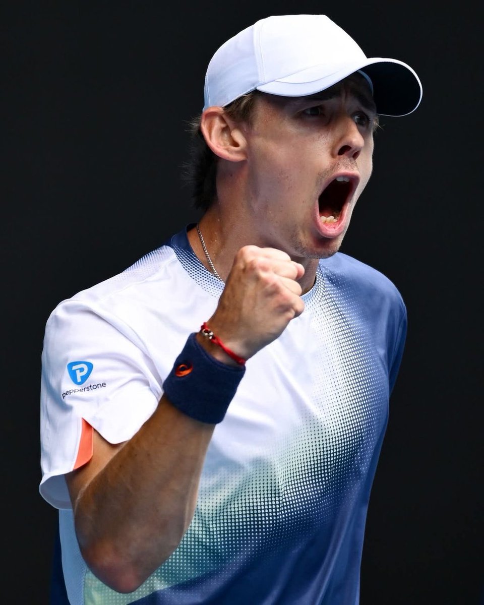 GWfreepicks's tweet photo. VAMOS DE NUEVO HOY, AYER JUGUÉ CON UNA ARRIESGADA AUE FUE LA REMONTADA DE GIRON EN LA CUAL NOS QUEDAMOS CERCA, PERO HOY REGRESAMOS CON UN LIVE DE INDIAN WELLS 🎾🇺🇸 QUE ACABO DE COMPARTIR AL GRUPO

🇦🇷 Cerundolo 1-0 Alex de Minaur 🇦🇺

-Alex de Minaur ML (+110) https://t.co/5rSjulmCQw
