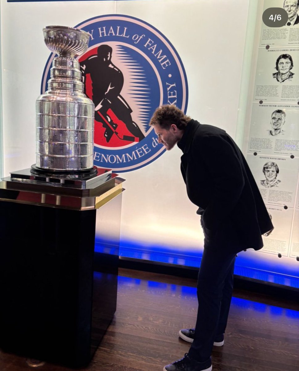 avaschnak's tweet photo. making this my first ever post bc this is the coolest thing ever. missed the florida panthers being inducted into hall of fame by DAYS , but now matthew tkachuk and i have the same photo 🙏 #floridapanthers https://t.co/7WMB0GjSbl