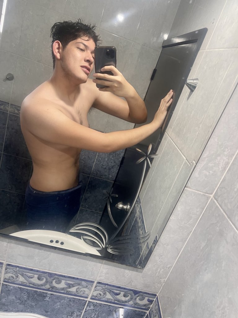 TonyRamirezRive's tweet photo. Pero denle RT si no ya no subiré nada 👌🏻 https://t.co/srosYxul1g