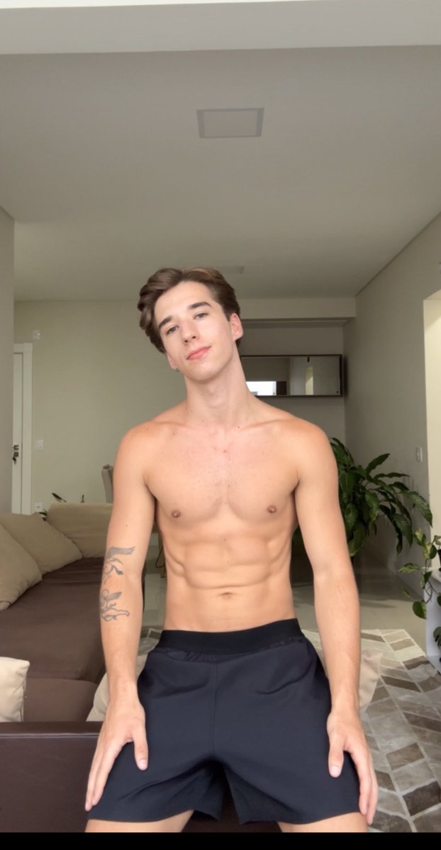 gravei um vídeo pra ver como ficou o cabelo cortado e não mudou nada 😍