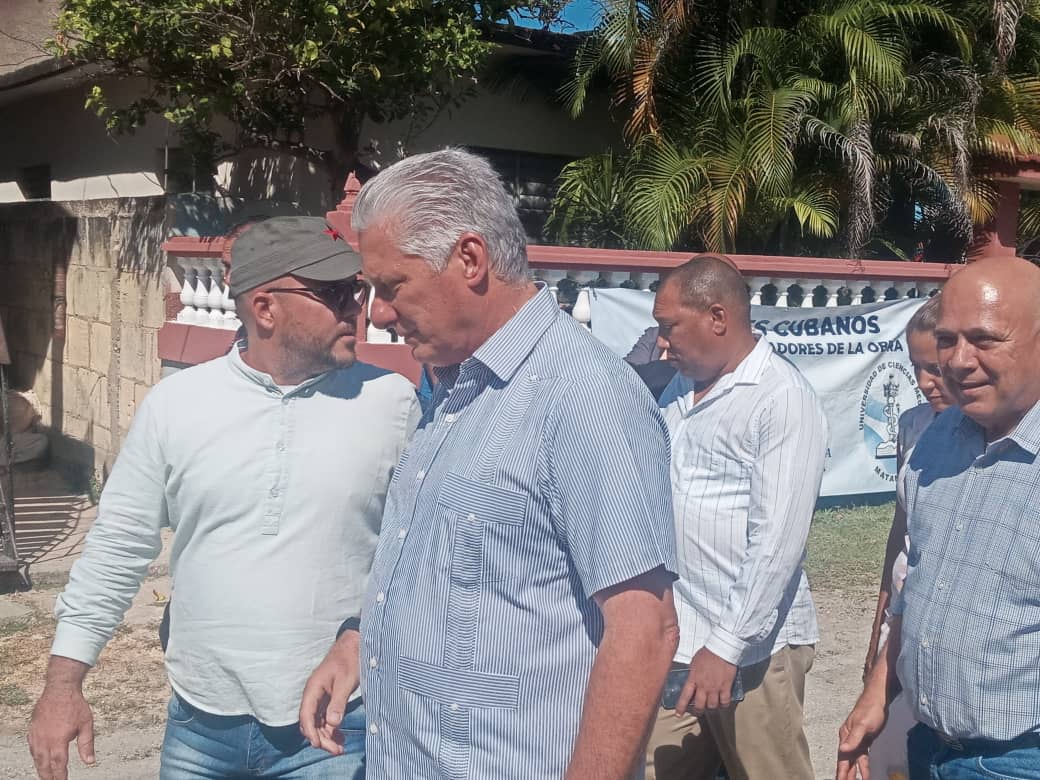 La Circunscripción 78 del Consejo Popular Peñas Altas, uno de los diversos puntos recorridos por el presidente, <a href="/DiazCanelB/">Miguel Díaz-Canel Bermúdez</a> , en la jornada de #hoy, como parte de su visita de trabajo a la provincia matancera.
📝<a href="/PeriodicoGiron/">Periódico Girón</a> #Matanzas