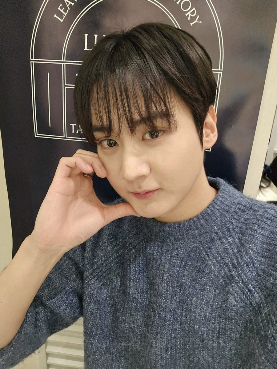 [PREVIEW] 240127 러퓸 1일 알바체험 

우리 이쁜 찬희 보고 가실게요

#틴탑 #천지 #TEENTOP #CHUNJI #이찬희 #LEECHANHEE