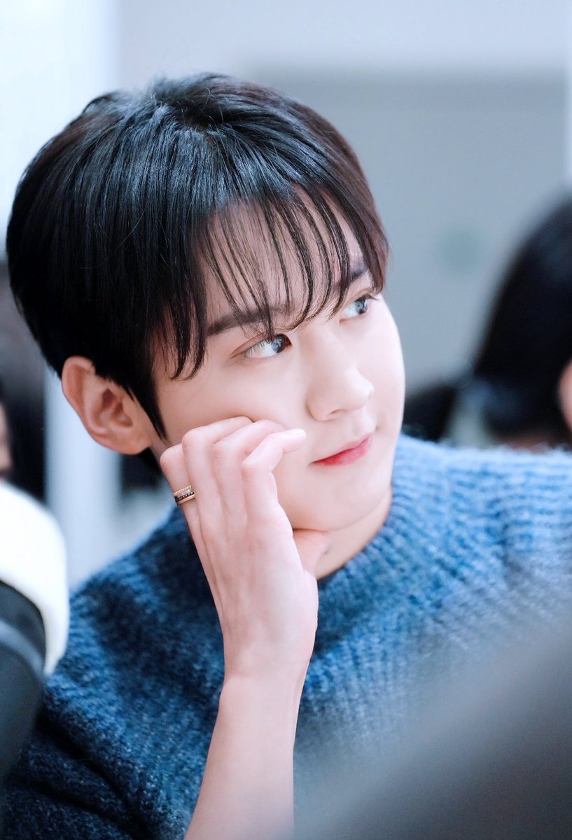 [PREVIEW] 240127 러퓸 1일 알바체험 

우리 이쁜 찬희 보고 가실게요

#틴탑 #천지 #TEENTOP #CHUNJI #이찬희 #LEECHANHEE